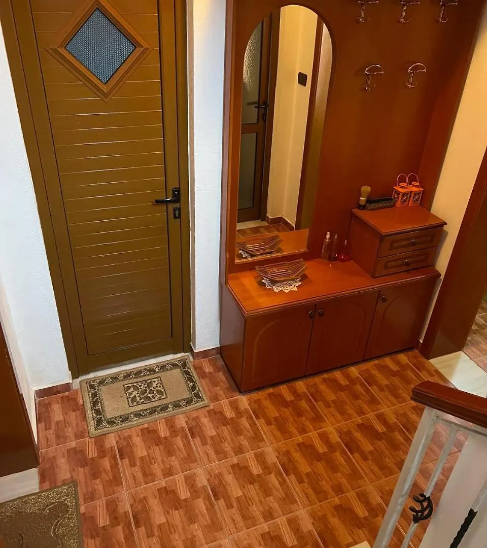 Guesthouse Space Permet 0*,  Albania